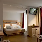 Quellenhof Hotell 3*