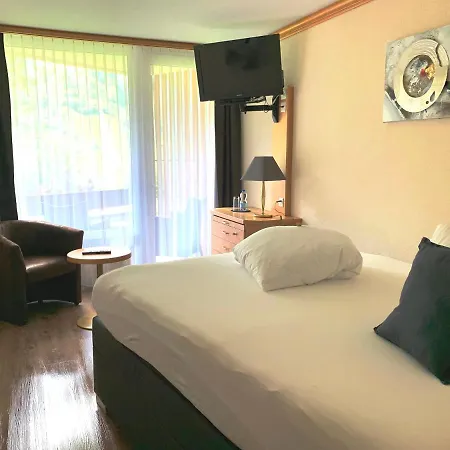 Hotel Quellenhof 3*