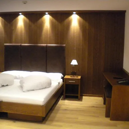 Otel Quellenhof 3*