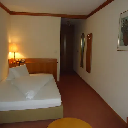 Otel Quellenhof 3*